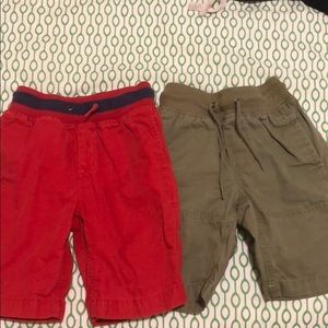 2 Gap Kids boys size XS shorts